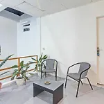 Oyo 90561 Paris Street Residence Syariah