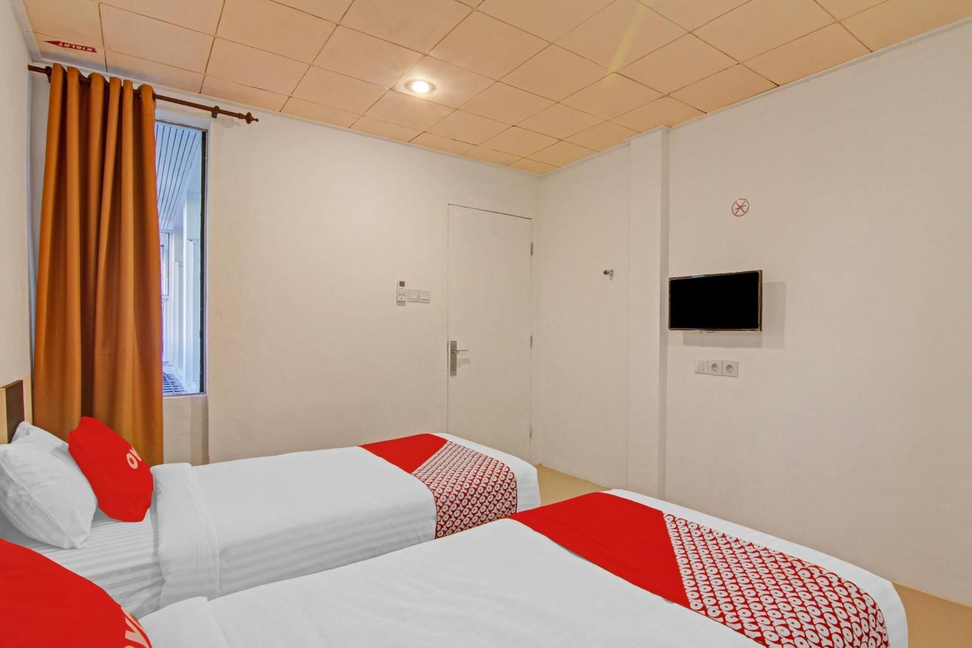 Hotel Oyo 90561 Paris Street Syariah