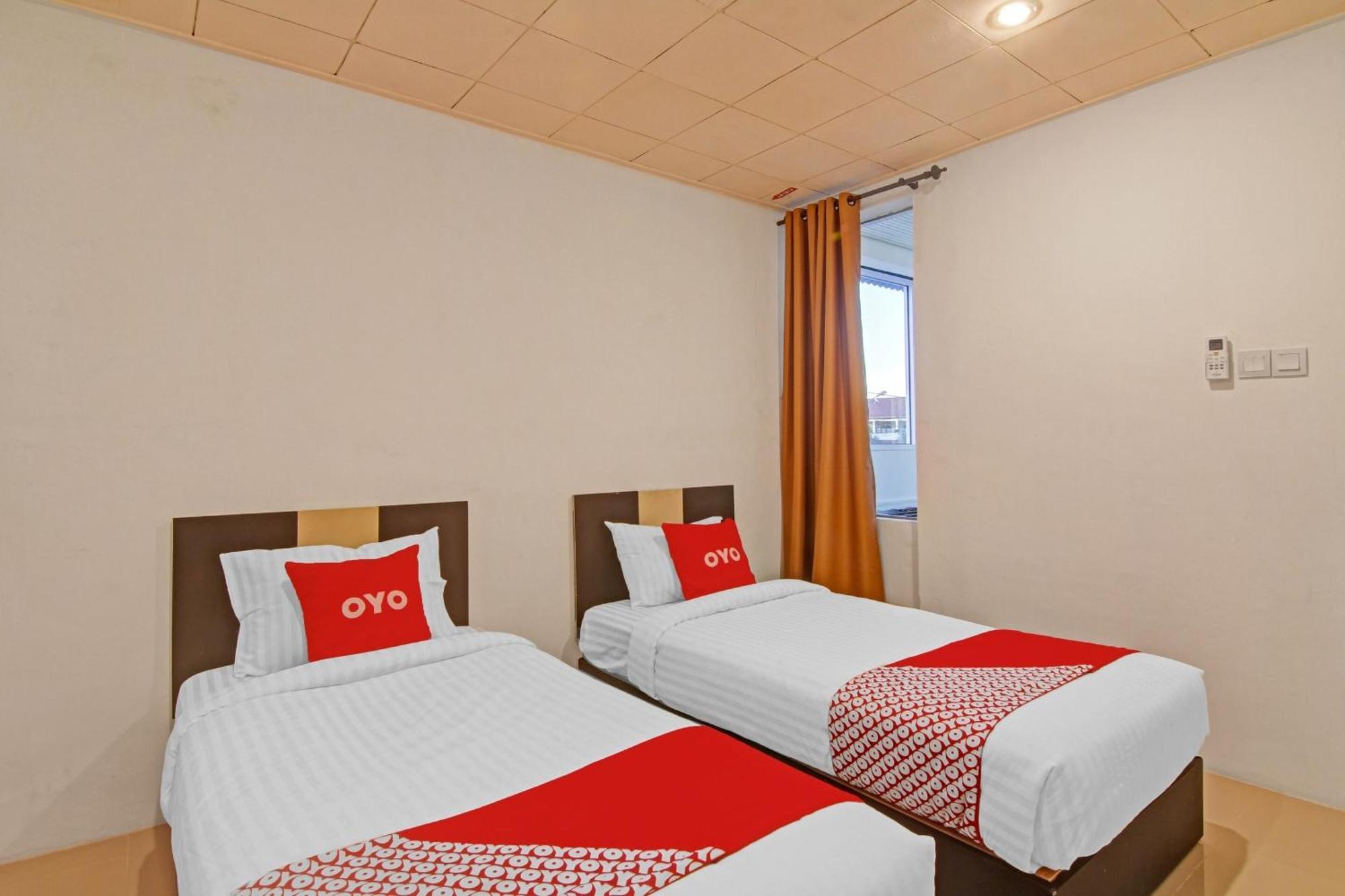 Oyo 90561 Paris Street Syariah Hotel 2*