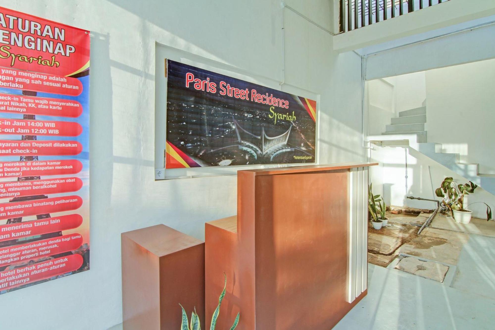 Oyo 90561 Paris Street Syariah Padang (Sumatra)